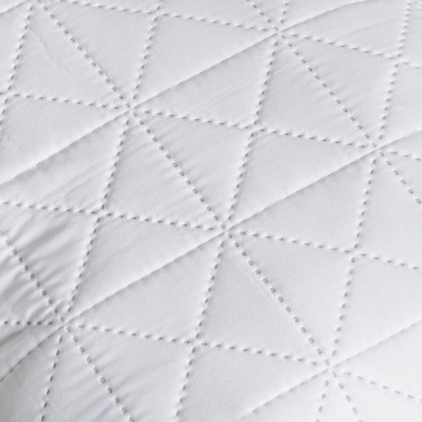 Almohada Básica Plus STD